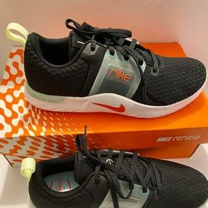 Nike Renew In-Season TR 10 Sneakers Size 8.5